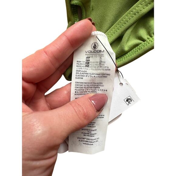 Volcom Simply Seamless Tri Bikini Top in Apple, size XL, NWT - Picture 7 of 7